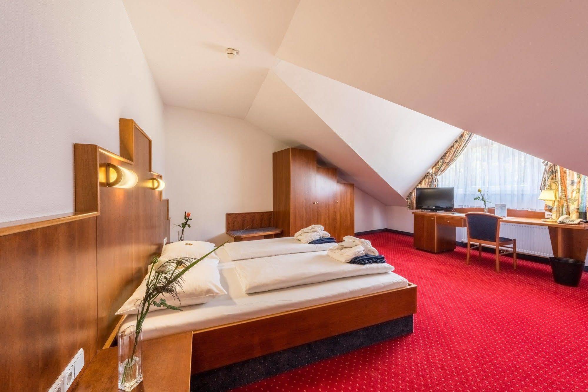 Hotel Paradies Грац Екстер'єр фото